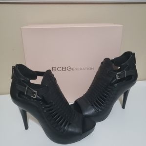 BCBG BG-Gregory Sandals
